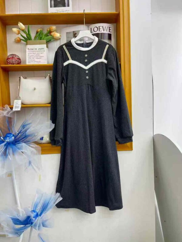 Elegant Women's Midi Dress - Timeless Design for Office & Evening Wear