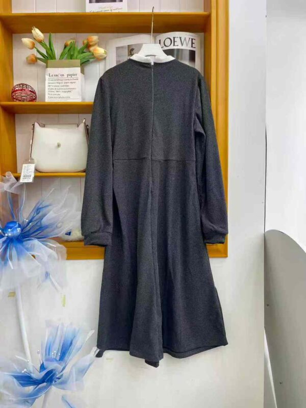 Elegant Women's Midi Dress - Timeless Design for Office & Evening Wear